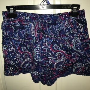 patterned hollister shorts